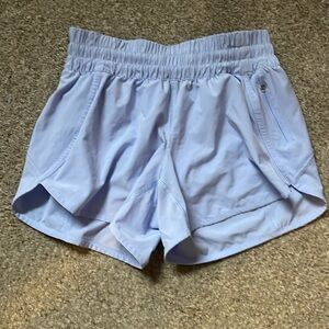 Lululemon size 6 hotty hot shorts 4 inch lavender color
